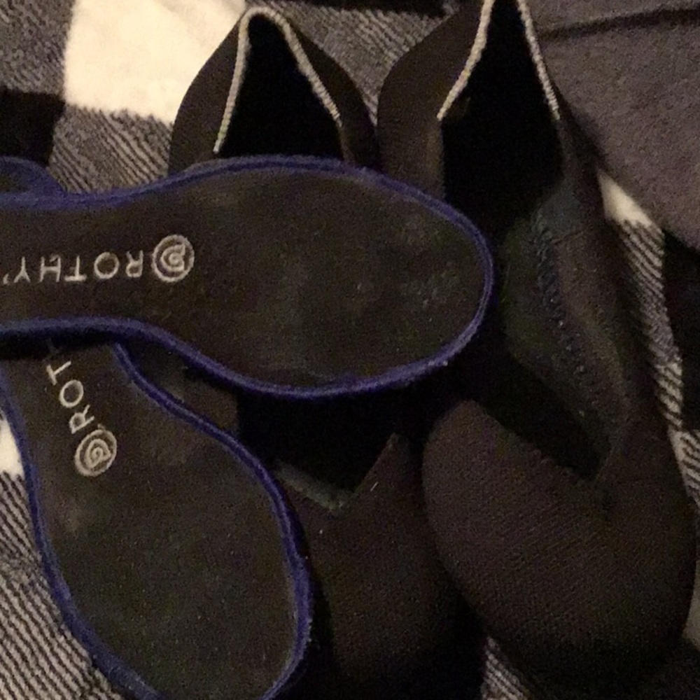 Rothys black rounded toe size 6